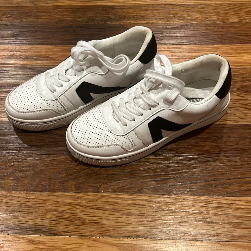 MIA Sneakers